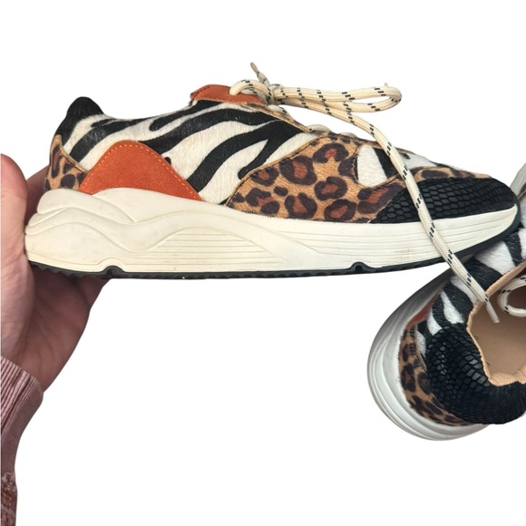 Oasis Society Animal Print Women's size 7.5 Sneakers - Picture 4 of 6